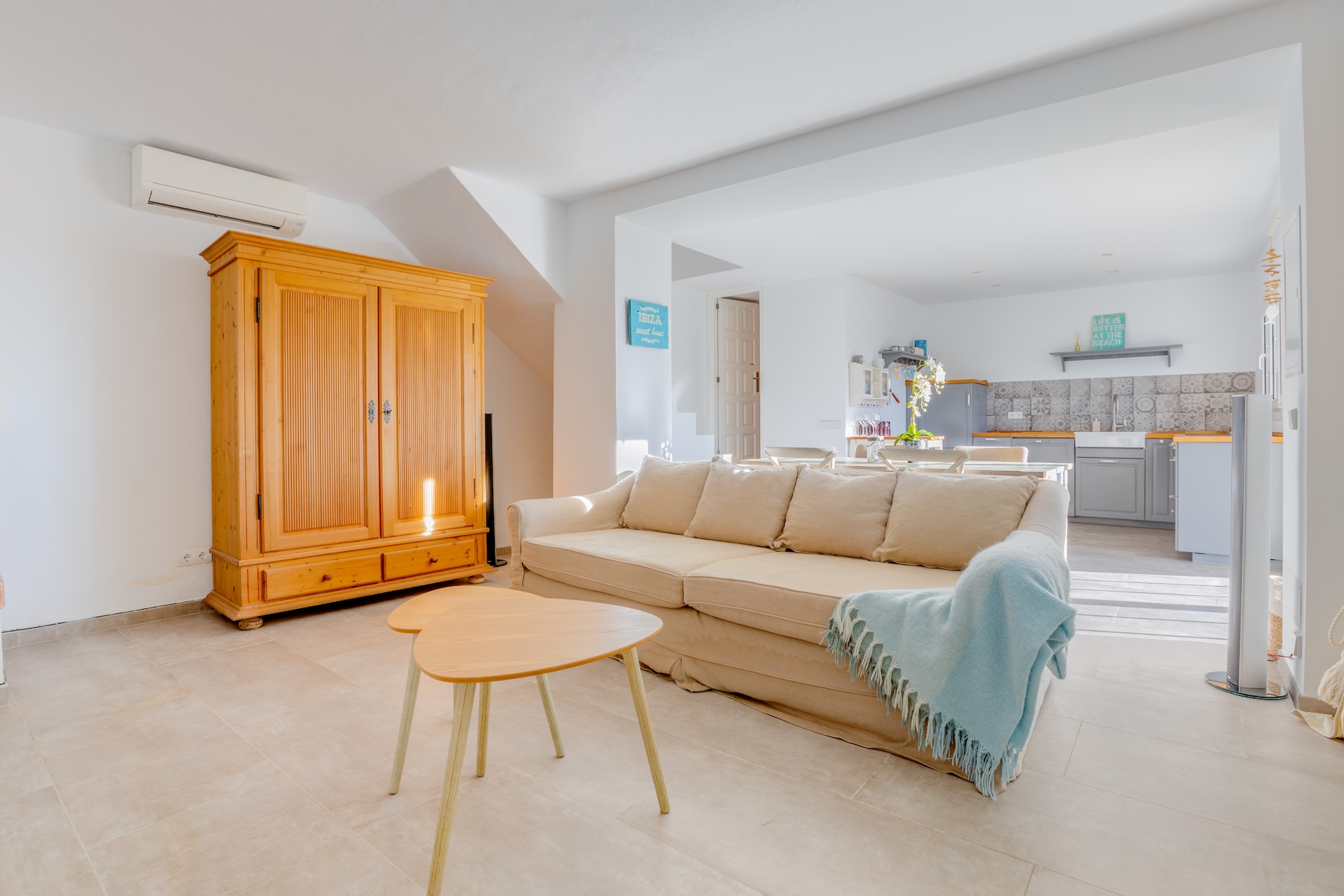 Resa Estates Ibiza sale te koop Villa hills Can Furnet interior.jpg